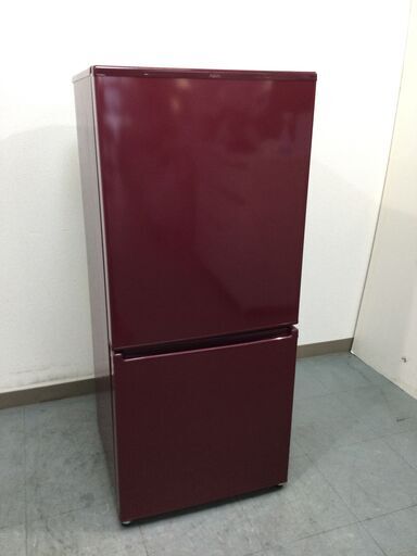 （9/17受渡済）JT7448【AQUA/アクア 2ドア冷蔵庫】美品 2022年製 AQR-17M-R 家電 キッチン 冷蔵冷凍庫 168L
