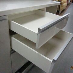R603 高級 PAMOUNA キッチンボード、食器棚、幅140cm USED