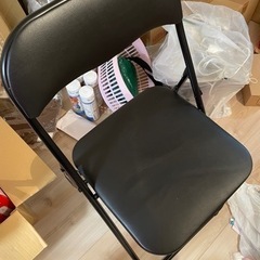 黒のパイプ椅子 2個