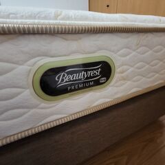 Simmons Beautyrest Executive ダブルベッド ボトム&ヘッドボード付
