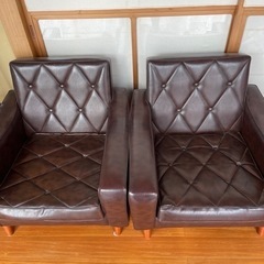 レトロなソファー×2台