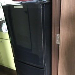 購入予定者様決まりました　四年くらい使用の三菱の146L冷蔵庫　黒色