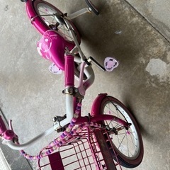 補助輪付き子どもの自転車