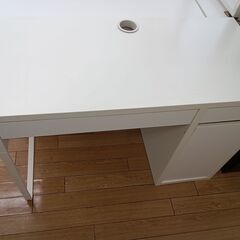 ★ジモティ割あり★ IKEA デスク ホワイト H75×D50×...