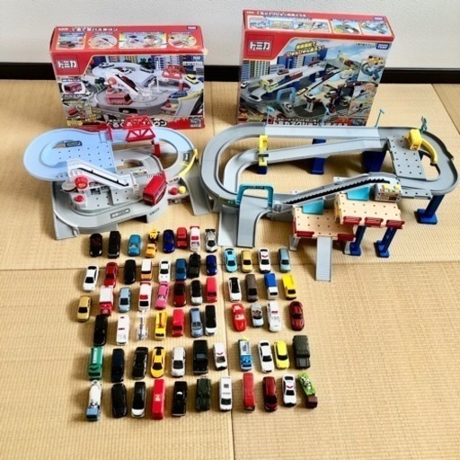 トミカ65台付き！トミカアクション高速どうろ、トミカぐるぐるバスタウン