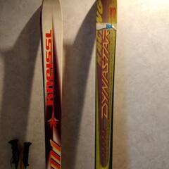 スキー板２本とストック1組！