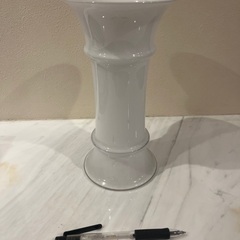 白ガラスの花瓶