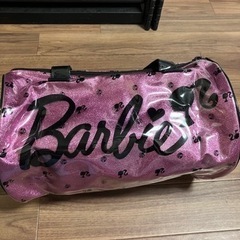 Barbieバービーのピンクラメのビニールバッグ