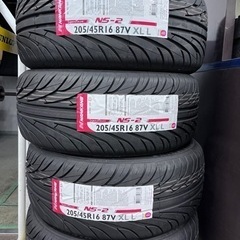 タイヤ16インチ