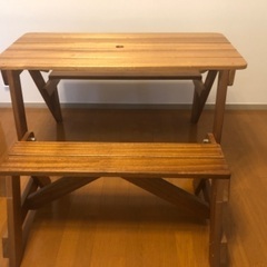 木製のテーブル兼ベンチを譲ります。
