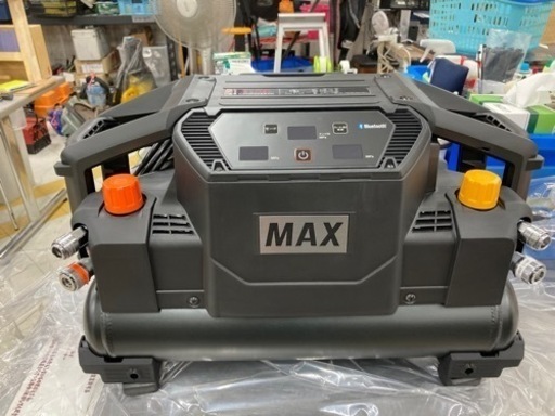 未使用品 □ MAX エアコンプレッサー AK-HL1310E ブラック □ コン □ ITYKMWGCS0Z8