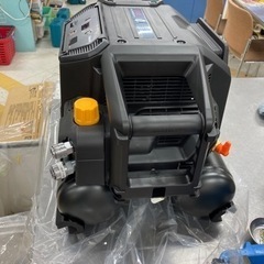 未使用品 □ MAX エアコンプレッサー AK-HL1310E ブラック □ コン