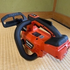 【値下げ】マキタ 18V 充電式チェンソー 200mm MUC204DZR 赤