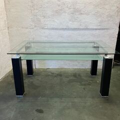 【ジモティ限定特価】 ニトリ ガラス天板のダイニングテーブル