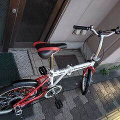 Switzsport[スウィッツスポート]20吋 折り畳み自転車 外装6段/ホワイトＸレッド