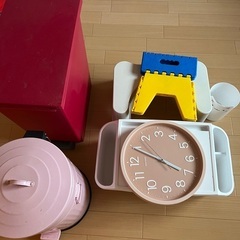 ゴミ箱　ミニテーブル　時計