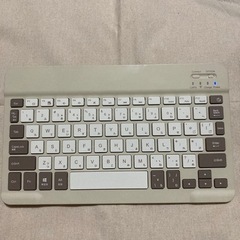 薄型Bluetoothキーボード