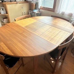 取引中】天然素材のダイニングテーブルと椅子