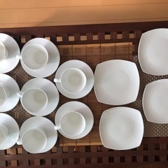 白いカップ＆ソーサー　８客　ケーキ皿4枚