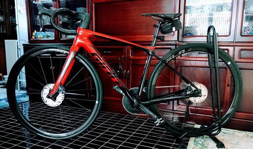 ロードバイク　ジャイアントDEFY ADVANCED PRO 1