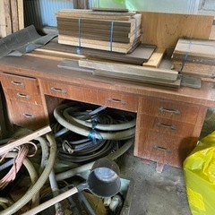 古い木製机