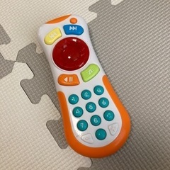 【取引終了】トイザらスブランド　テレビリモコン型おもちゃ