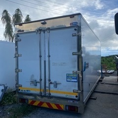 超美品アルミ保冷コンテナ