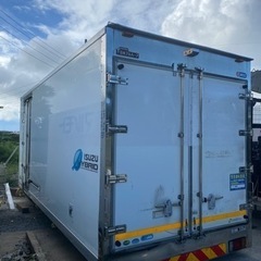 超美品アルミ保冷コンテナ