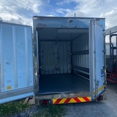 超美品アルミ保冷コンテナ