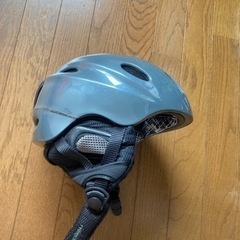 ウィンタースポーツ用　ヘルメット　(大人用)