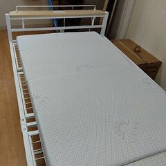 シングルパイプベッド　棚コンセント付き　組み立て式簡易ベッド