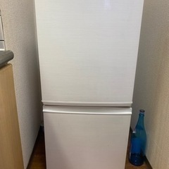 SHARP 冷蔵庫　19年製　137L