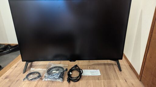 LG 43UN700T-B 42.5インチ4Kモニタ / IPS非光沢 新品同様 ＋ モニタ台
