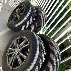【お譲り先決定しました】★取りに来てくれる方のみ★スタッドレスタイヤ・ホイール４本セット【215/60R16　グッドイヤー アイスナビ6】