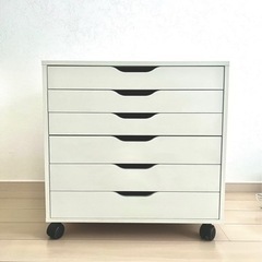 IKEAの棚(幅67cm 高60cm 奥49cm)