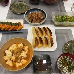 9/19夜までに決まりたいです。ニトリ　伸びるダイニングテーブル　回る椅子付き