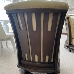 ダイニングテーブルと椅子セット