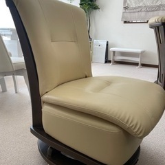 ダイニングテーブルと椅子セット