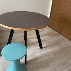 【新品同様】カフェテーブル　ラウンド85cm