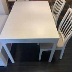 IKEAダイニングセットになります。