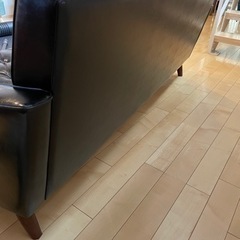 値下げしました。カリモク60ロビーチェア3シーター　ブラック