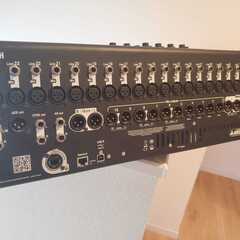 Allen & Heath QU-24 デジタルミキサー (フライトケース付き/中古・美品）