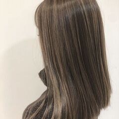 カラーモデル募集（ブリーチ有り）👩💈交通費有り 