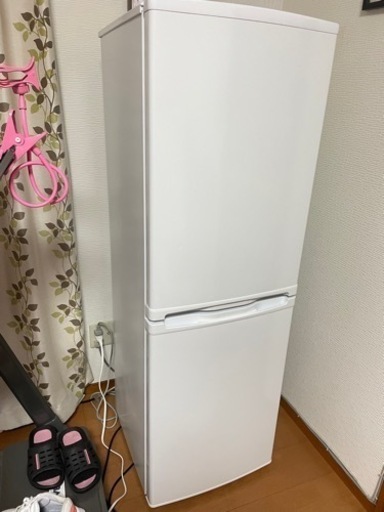 美品　冷凍冷蔵庫　140リットル