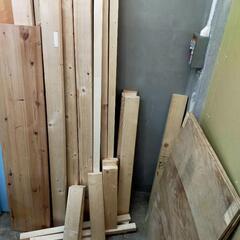 DIYに　木の板　2mぐらい5本他まとめて