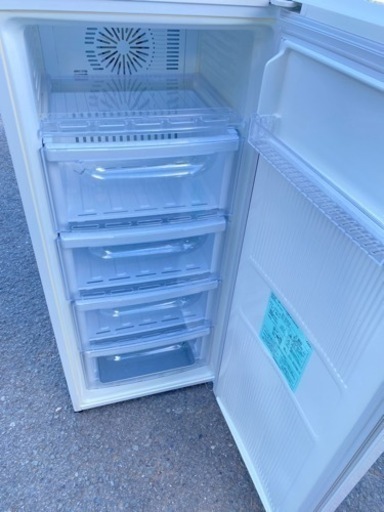 ‍♀️☘️大阪市内配達設置無料‍♀️冷凍庫１２１L保証有り