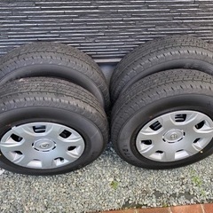 ハイエース　タイヤホイールセット4本　新車外し