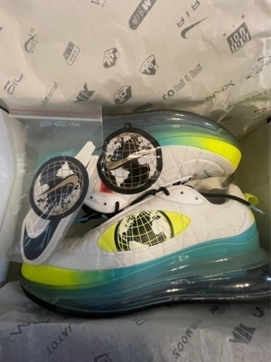 NIKE ワールドワイド720