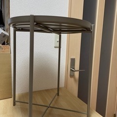 IKEA ベットサイド　テーブル