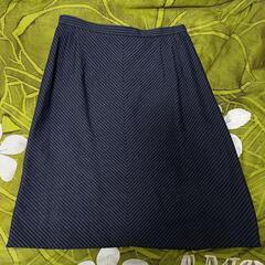 【9AT63】紺色　台形スカート　日本製